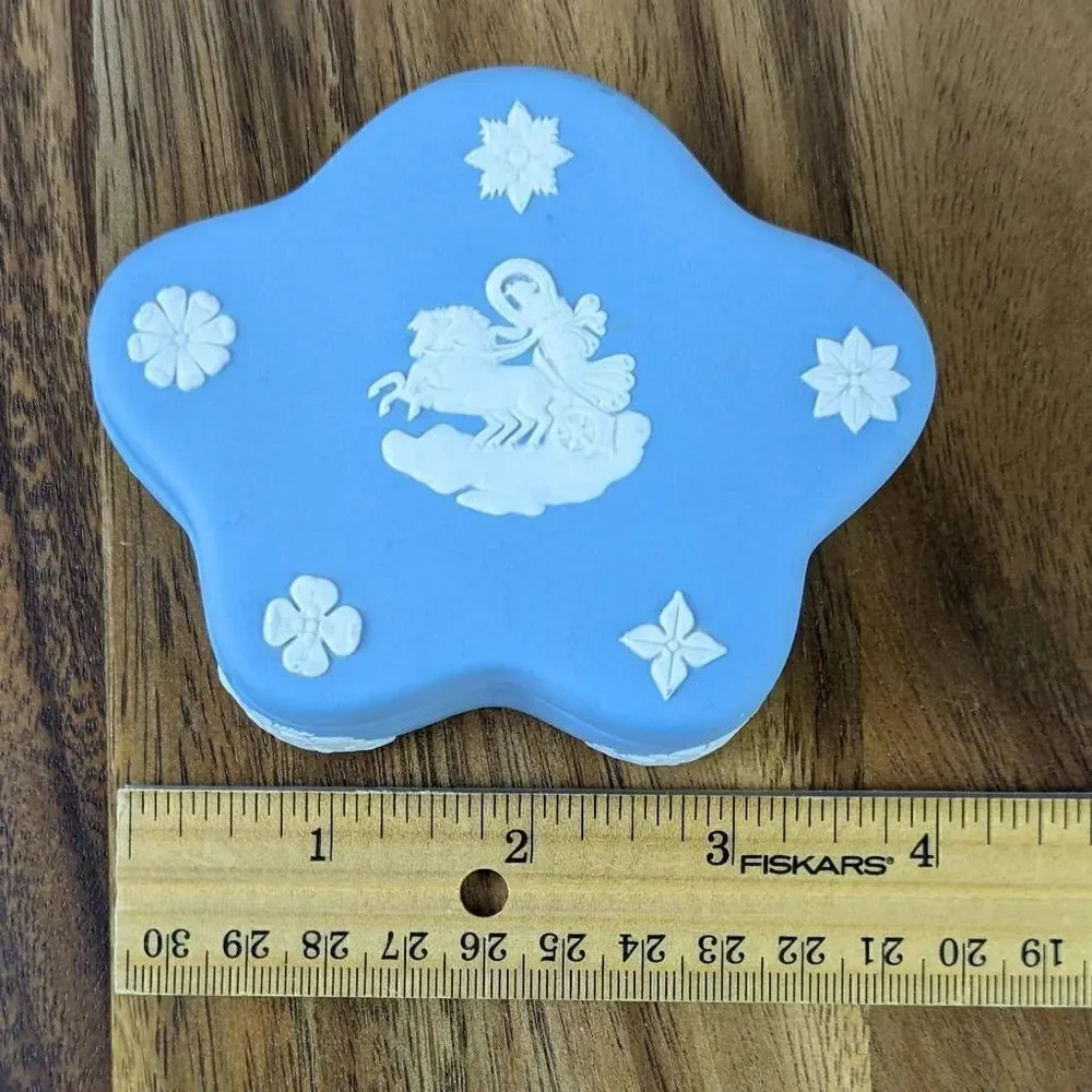 Wedgwood Pentafoil Jasperware Candy Box Pale Blue Cloud Shape 4